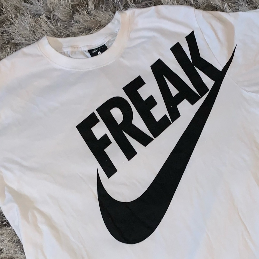 Nike Giannis Antetokounmpo FREAK shirt